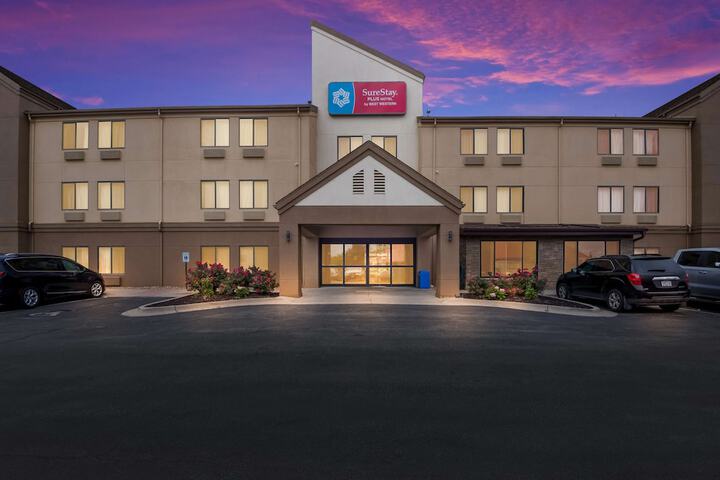 Hotel 7 of 43