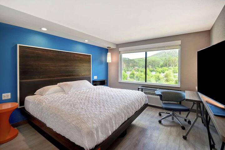 Room 33 of 69