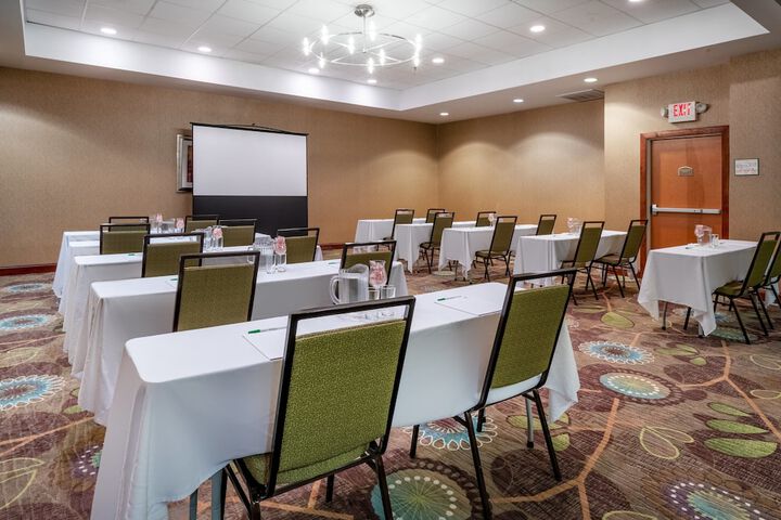 Ballroom/Hall 32 of 37