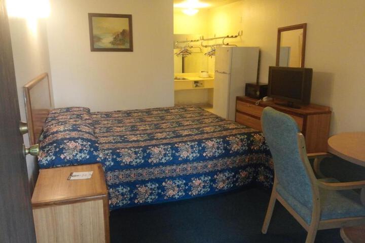 Evergreen Inn