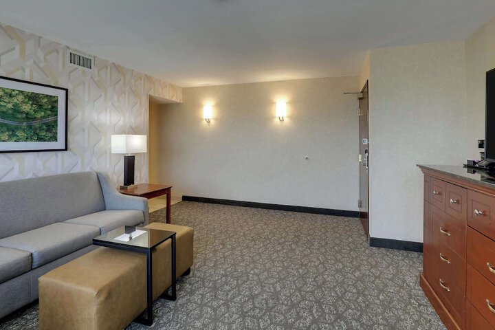 Room 34 of 67