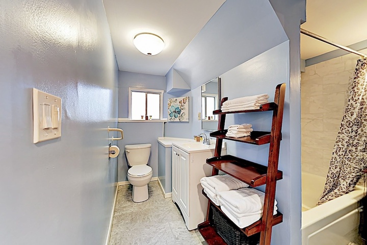 Shoreline Apartment on the Bus Line by RedAwning