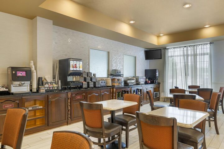 Best Western Plus Vineyard Inn & Suites