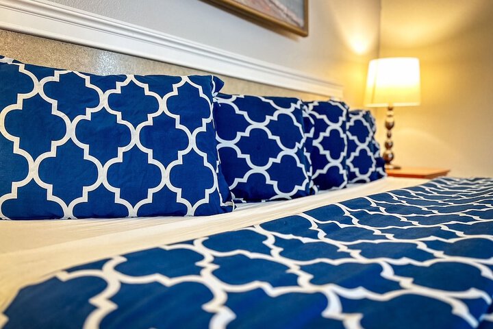 Americas Inn & Suite