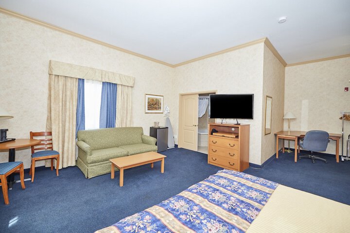 Room 27 of 37