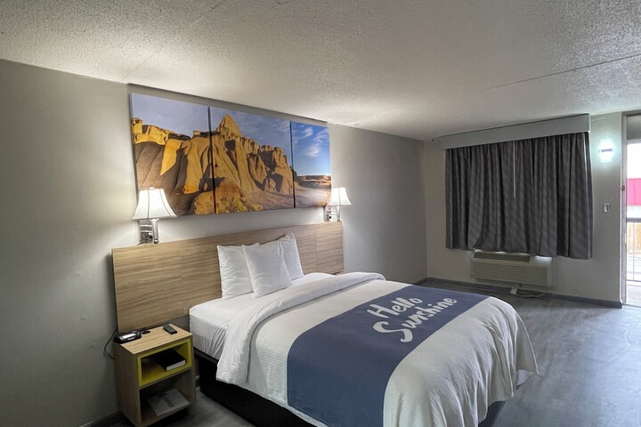 Days Inn by Wyndham Salina South