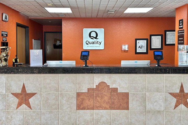 Quality Suites San Antonio Brooks City Base