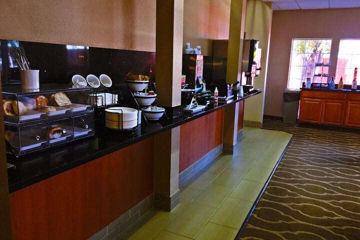 Breakfast/Coffee Service 69 of 90