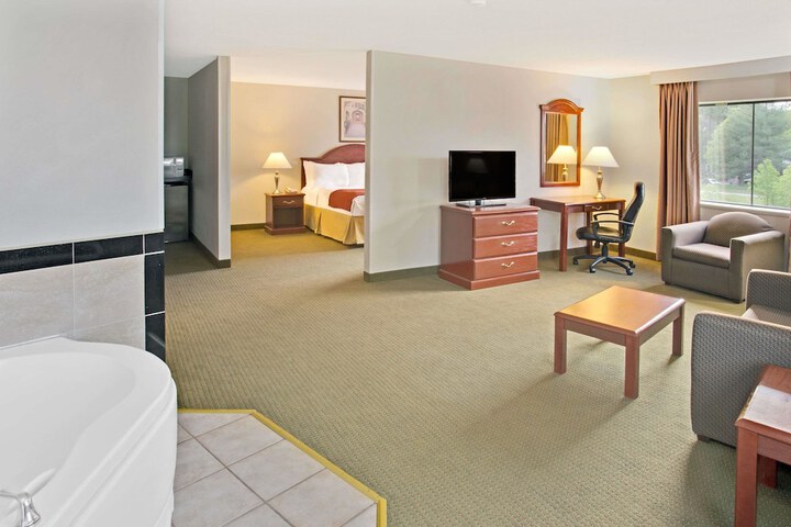 Room 6 of 19