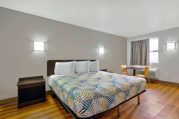 Room 17 of 29