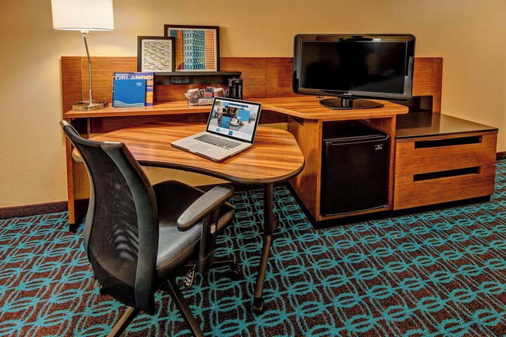 Room 9 of 28