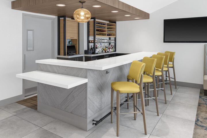 Hilton Garden Inn Queens / JFK Airport