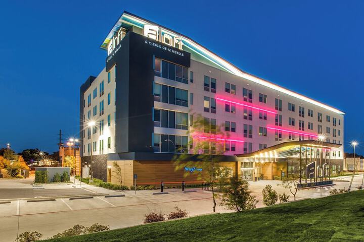 Aloft by Marriott Dallas Arlington Entertainment District