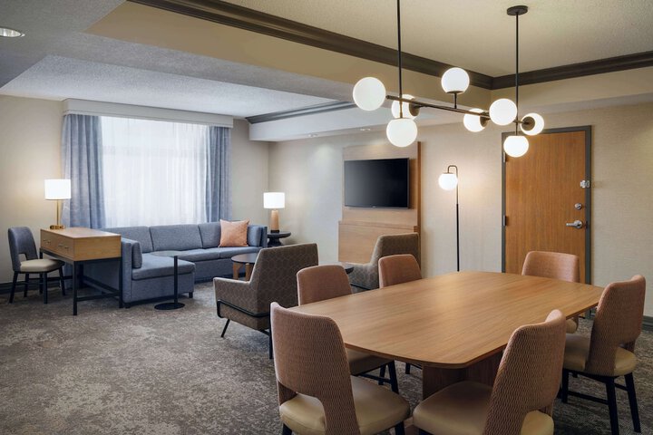 Embassy Suites by Hilton Charleston Airport Convention Ctr