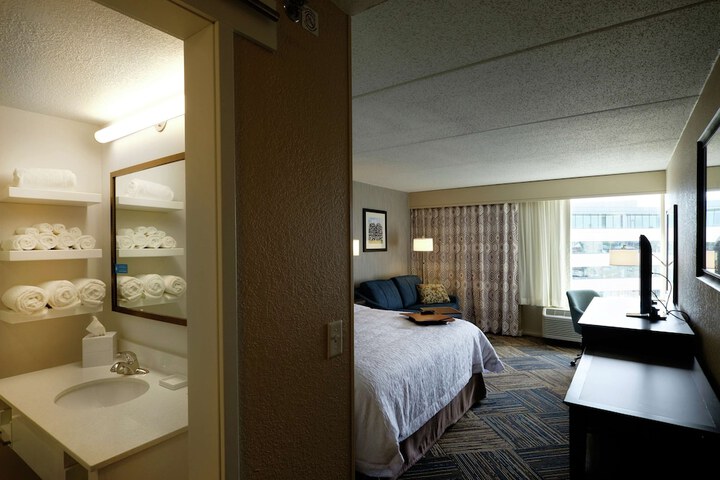 Room 34 of 69
