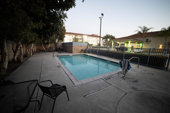 Pool 6 of 67