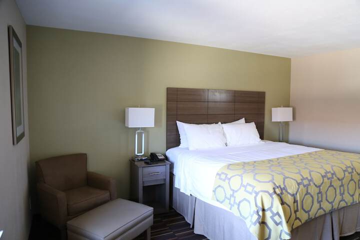 Room 30 of 69