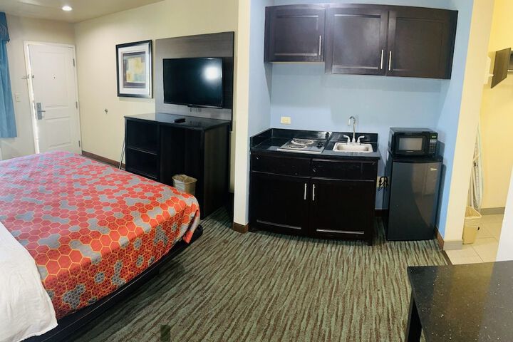 Room 11 of 22