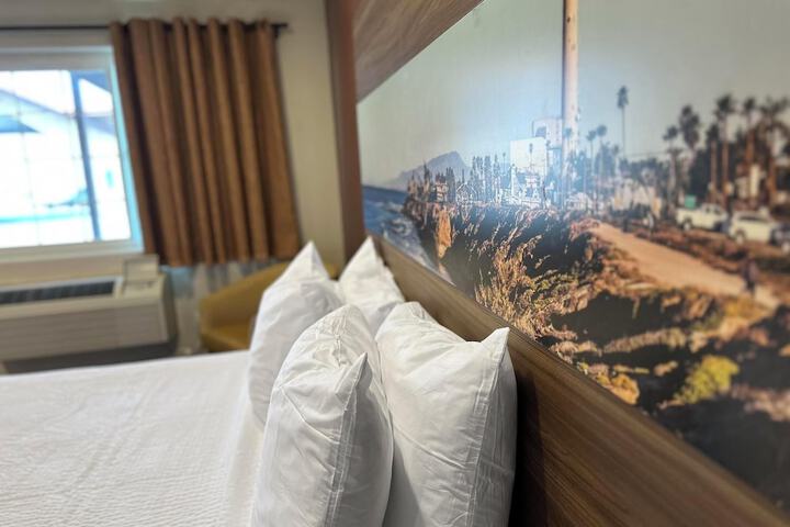 Room 4 of 43