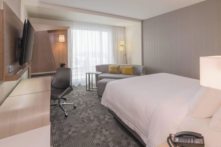 Courtyard by Marriott Burlington