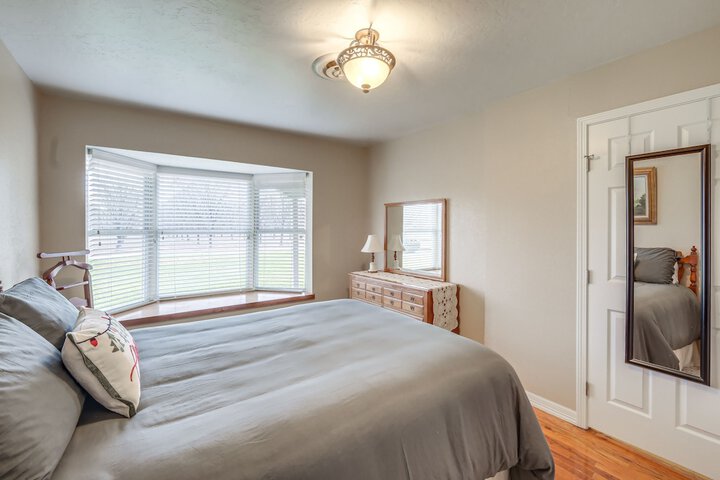 Peaceful Artesia Vacation Rental w / Orchard Views!