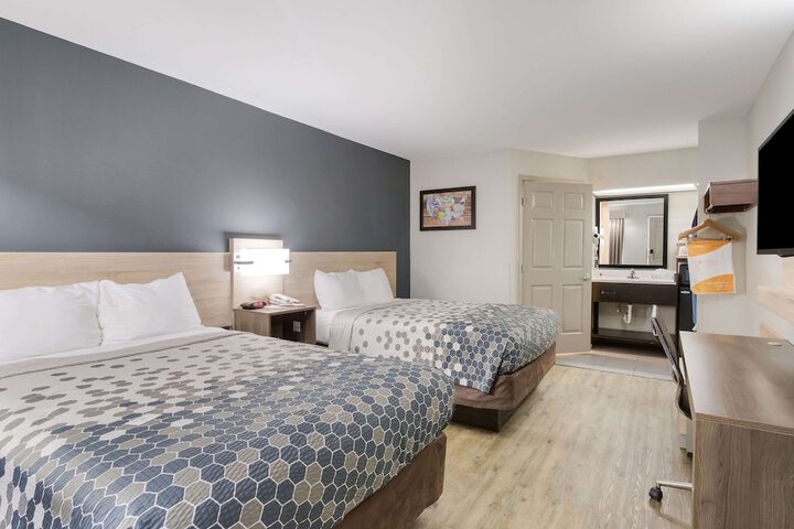 Room 15 of 22