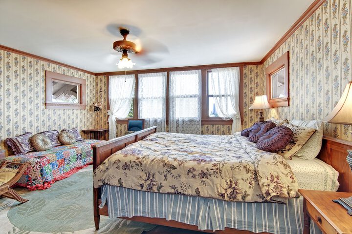 Room 15 of 21