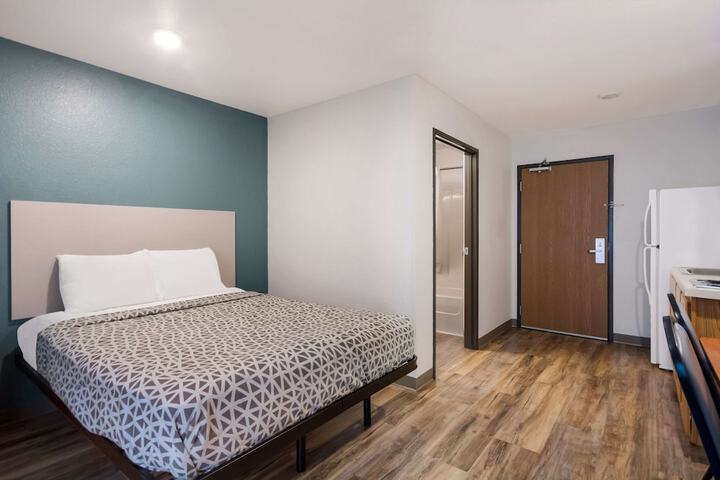 Room 22 of 37