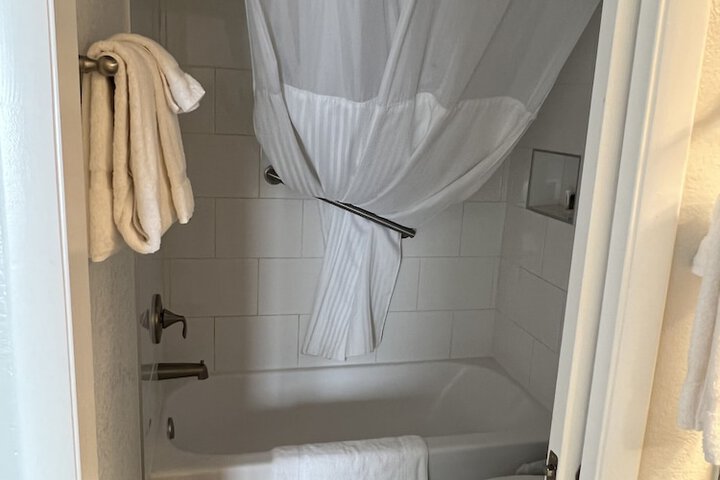 Room 21 of 29