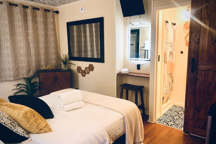 Room 85 of 100