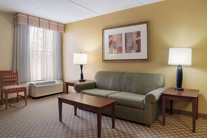 Room 15 of 37