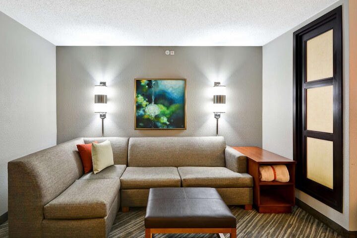 Room 11 of 20