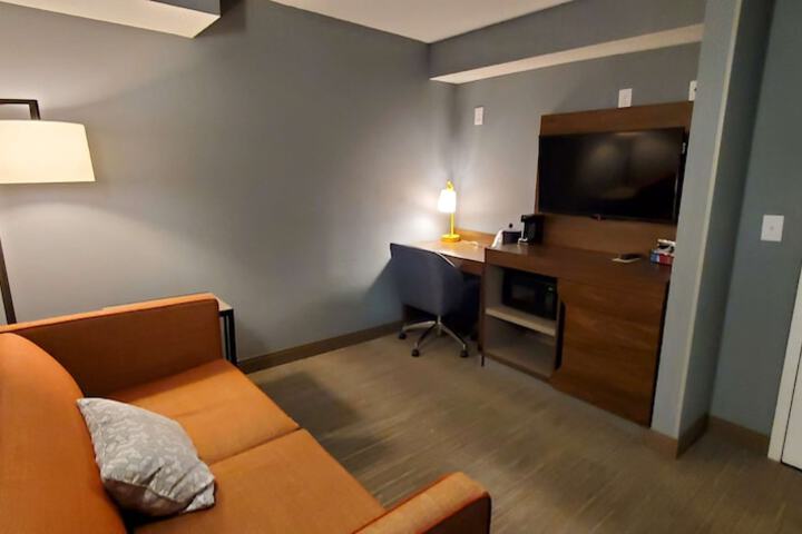 Hampton Inn Hillsville