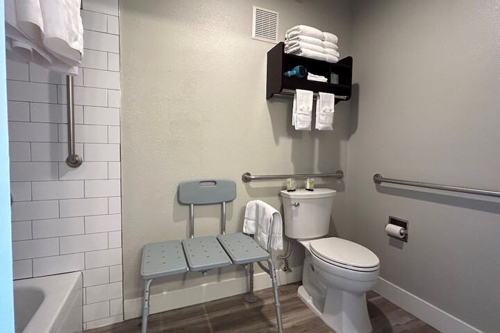Room 8 of 15