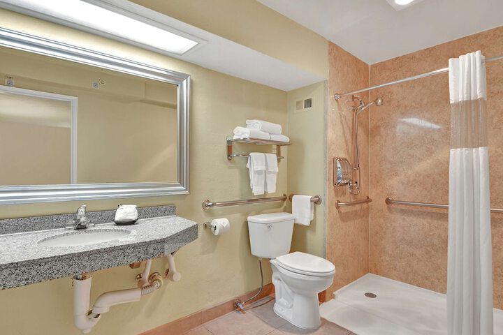 Room 15 of 25