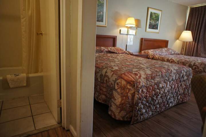 Room 8 of 18