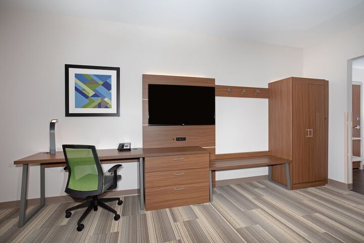 Room 30 of 74