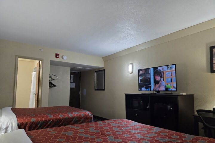 Econo Lodge Inn & Suites Mason City - Clear Lake