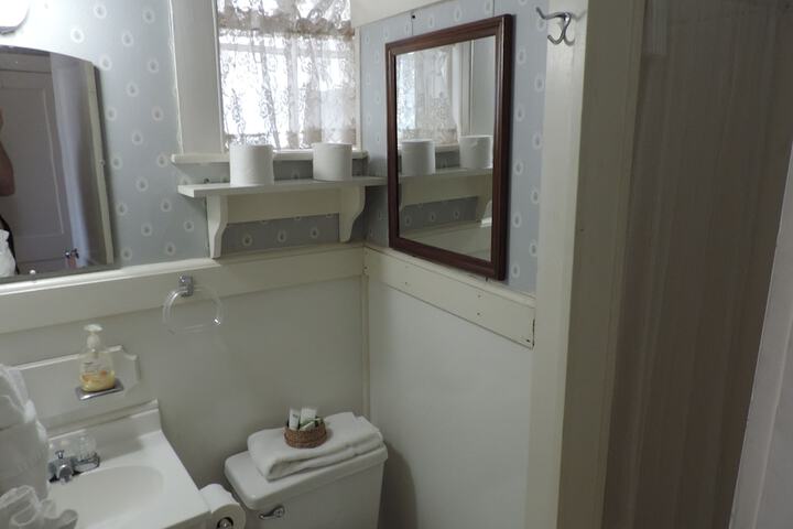 Room 47 of 80