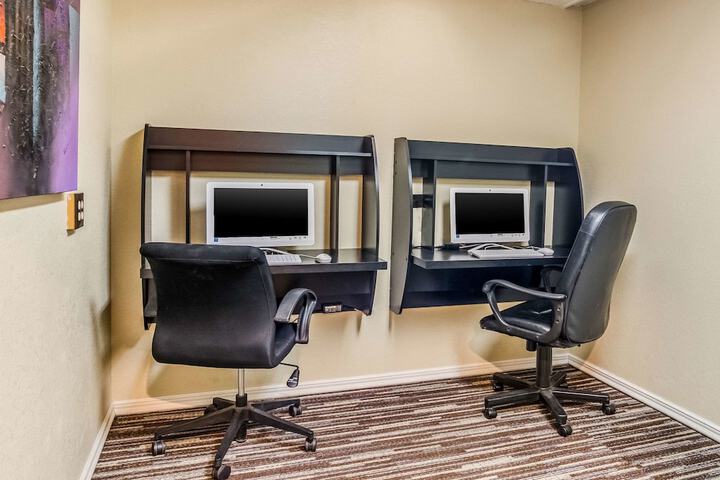 Business Center 61 of 62