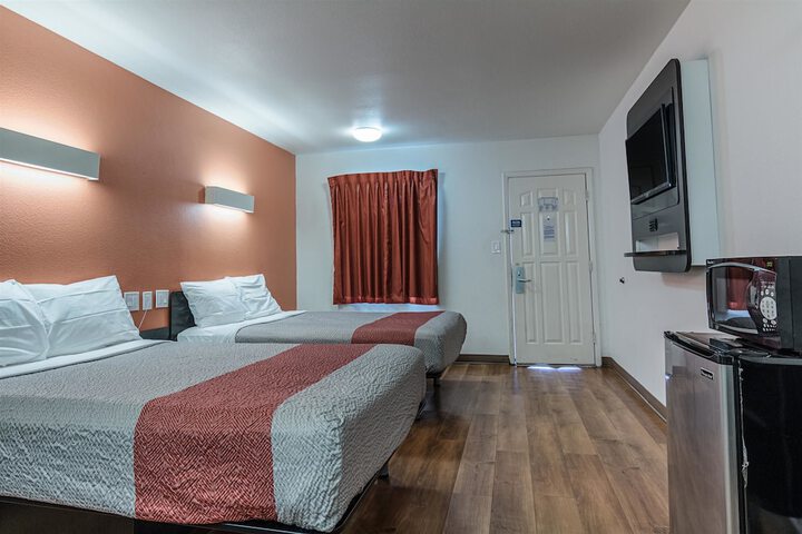 Room 17 of 30