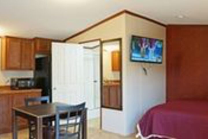 Eagle Inn & Suites