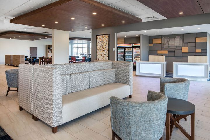 Holiday Inn Express & Suites Ludington by IHG