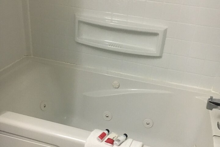 Hot Tub 52 of 55