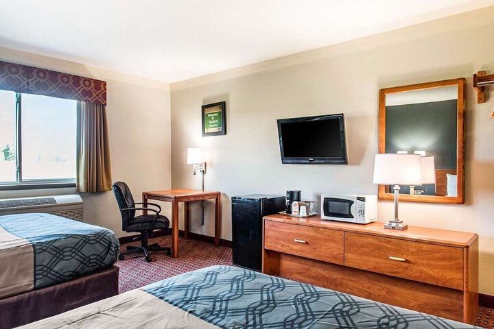 Room 9 of 11