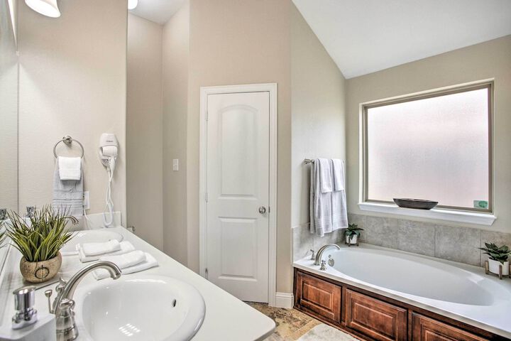 Private Yard & Grill: Greenville Vacation Rental
