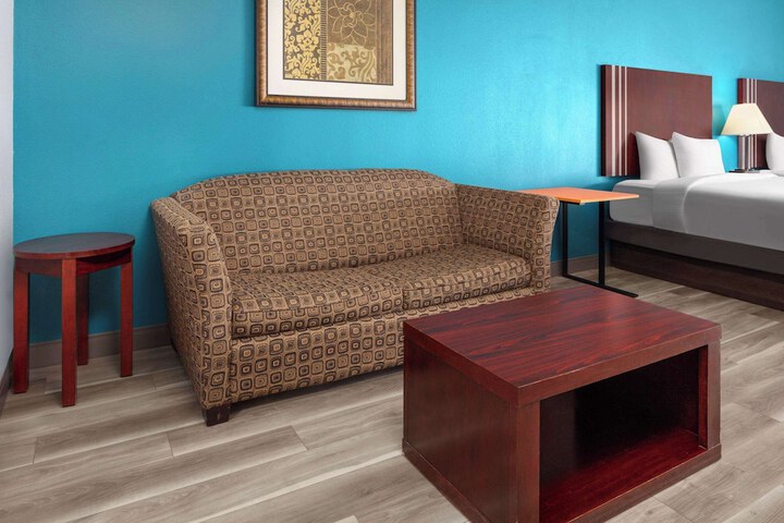 La Quinta Inn & Suites by Wyndham Woodward