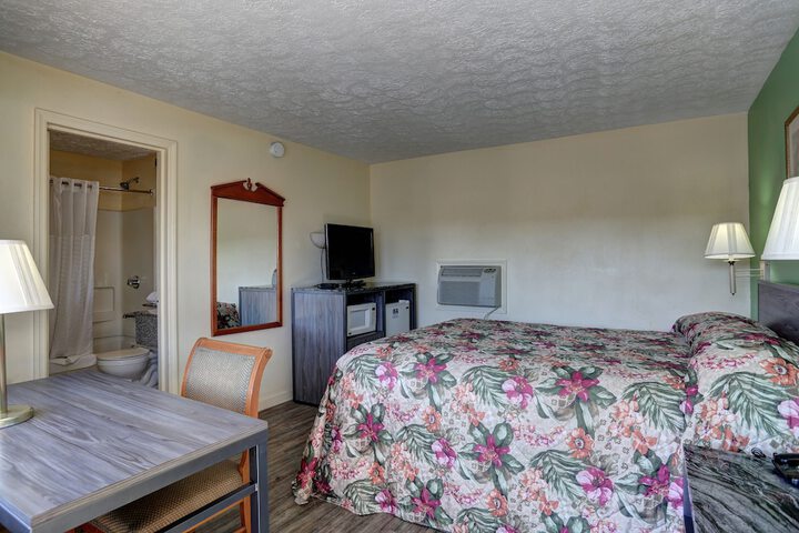 Room 14 of 25