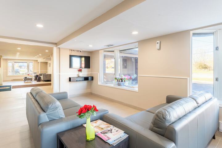 Super 8 by Wyndham Gananoque / Country Squire Resort