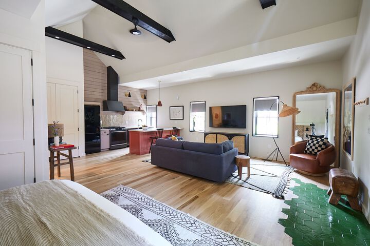 Hudson River Way by Woodstock Way Hotel